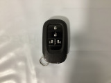 スマートキー付きですからドアロックの開閉およびエンジンスタートが楽々です。電動スライドドアの開け閉めもボタンで操作できます。