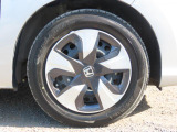純正のホイールカバーを履いてます!