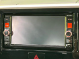 【純正ナビ】人気の純正ナビを装備しております。ナビの使いやすさはもちろん、オーディオ機能も充実!キャンプや旅行はもちろん、通勤や買い物など普段のドライブも楽しくなるはず♪