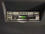 ETCカードを挿入することで高速道路を利用する際の支払いがキャッシュレスになったり、ETCスマートインターチェンジが利用できたり、とても便利なアイテムです!保証は修理保証のみとなります。