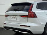 ◆バック/万が一を考え、安全性を重視する方に選ばれているVOLVO車。ドアを開閉するとその重み・厚みに驚くはず