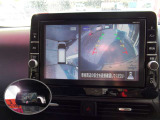 上から見下ろす感覚で駐車する事が出来るアラウンドビューモニター装備。映像はナビ画面かルームミラーに映ります。