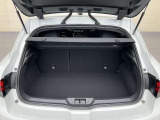 ■リアシートを倒せば、広いラゲージスペースが確保できますので、荷物の多い時は便利です!