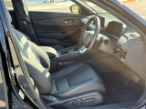 ゆったり・しっかり座れるシートに運転席は高さ調節可能なハイアジャスター付き!シート位置の前後と高さ・ハンドル上下調節で自分に合った最適なポジションを見つけることができます!!