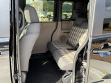 後席もゆったりくつろげる広さ!長距離ドライブも楽しめます♪