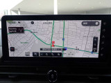大画面のメーカー純正メモリナビが装備されております♪