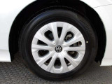 純正15インチアルミ!タイヤサイズは195/65R15です