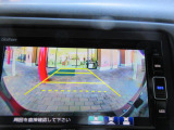 リアカメラ装備で後退時も安心です。リバース連動で画面が切り替わるのでとても便利です。