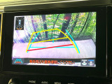 【バックカメラ】駐車時に後方がリアルタイム映像で確認できます。大型商業施設や立体駐車場での駐車時や、夜間のバック時に大活躍!運転スキルに関わらず、今や必須となった装備のひとつです!