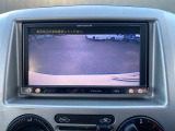 バックモニター付。駐車時の後方確認の手助けになります。