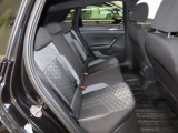 ISOFIX(イソフィックス)基準適合チャイルドシート固定装置!!安心楽々で対応チャイルドシートが取付できます。