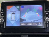 【アラウンドビューモニター】車を上から見下ろしているかのような映像で周囲の状況がひと目で確認、狭い駐車場に駐車するときも安心です♪