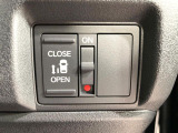 【パワースライドドア】スマートキーや運転席のスイッチでスライドドアの開閉が可能♪電動だから力を入れてドアを開ける必要が無く、小さいお子様でも、重い荷物を持っている時もラクに開け閉めできます♪
