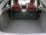 両席ともシートを倒せば広々ラゲッジスペースの完成です!