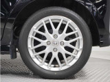 アルミホイール装着車です!これで足元まわりもおしゃれにきまります!