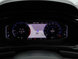 デジタルメータークラスター「Digital Cockpit Pro」見やすい大型10.25インチの液晶ディスプレイを採用。通常のメーターやナビゲーションマップ、アシストシステムなど、切り替え可能