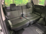 3列目シートはもちろん状態良好☆大人でもゆったりと座って頂けますので、大人数でのお出かけもラクラクです♪ご家族で、気の知れた仲間で、ドライブに行くのが楽しみですね♪