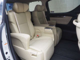 ゆとりある広々とした車内空間は、ドライブを始め買い物やレジャーなど、幅広く活躍します。一人でもみんなとでもお出かけを楽しみましょう!