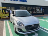 専門スタッフがルームクリーニングと外装の仕上げを一台一台丁寧に実施おります。