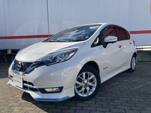 ノート1.2 e-POWER メダリスト FOUR 4WD