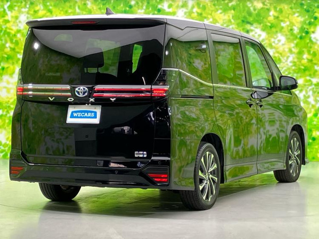 トヨタ ヴォクシー 1.8 ハイブリッド S-Z の中古車詳細 (17,600km