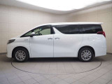 両側パワースライドドア付きだから、狭い駐車スペースなどでの乗り降りラクラク!小さなお子さまのいるご家庭には嬉しい装備。