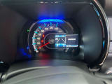 スピードメーターもシンプル!見やすいです♪