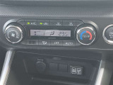 オートエアコンは、気温を設定すれば自動調整。車内をいつでも快適空間にしてくれます♪