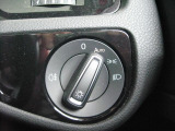 オートライトでどんなコンディションでの運転もクリアな視界を確保します。