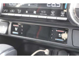 運転席と助手席にシートヒーター・ベンチレーションが付いています。