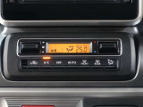 オートエアコン付きで風量などを自動で調整!快適なドライブをお楽しみいただけます!