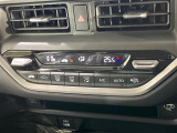 【オートエアコン】一度お好みの温度に設定すれば、車内の温度を検知し風量や温度を自動で調整。暑い&hellip;寒い&hellip;と何度もスイッチ操作をする必要はありません。快適な車内空間には必須の機能ですね♪