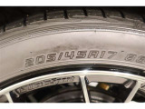 205/45R17    装着タイヤサイズです。 夏タイヤのご相談もスタッドレスタイヤの事も、石川トヨペットカローラにご相談くださいませ