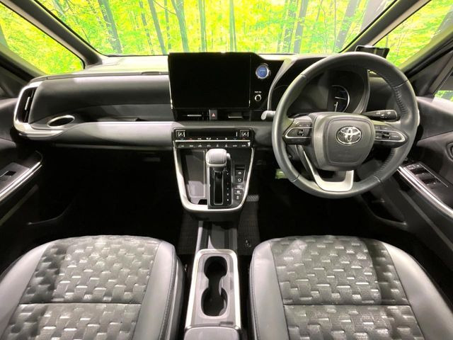 トヨタ ヴォクシー 1.8 ハイブリッド S-Z の中古車詳細 (12,350km