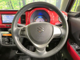 【純正革巻きステアリング】上質な革を使用することで、手にしっかり馴染みとても運転しやすいハンドルです♪