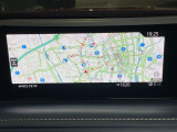 【マツダコネクトナビ】車内の雰囲気にマッチした一体型タイプのナビ。各種車輌設定やBluetooth再生等、様々な機能が楽しめます。直感的なダイヤル操作が可能で、使い勝手も良好です。