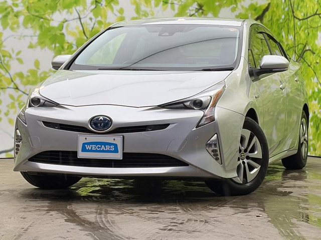 トヨタ プリウス 1.8 A の中古車詳細 (30,860km, シルバーメタリック
