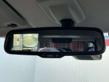 バックミラーにもアラウンドビューモニターが映ります