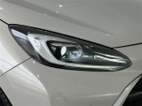 LEDヘッドライトです。デザイン性がよくとても明るいので、夜間の走行や悪天候でも安心です。しかも長寿命!