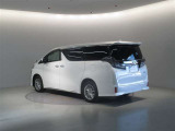 トヨタ高品質中古車洗浄「まるまるクリン」で外装はもちろん、内装はシートを外して見えない部分も洗浄しております。
