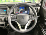 【純正革巻きステアリング】上質な革を使用することで、手にしっかり馴染みとても運転しやすいハンドルです♪