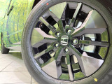【純正16インチアルミホイール】外観にマッチした純正アルミホイールを装着しております。各種社外アルミホイールや、スタッドレスタイヤも取扱いしております。是非ご相談ください♪