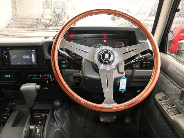 トヨタ ランドクルーザー70 4.2 ZX ディーゼル 4WD の中古車詳細