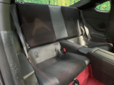 後部座席も気になるようなキズ・汚れやへたり等、大きなダメージはなく、良好な状態です。