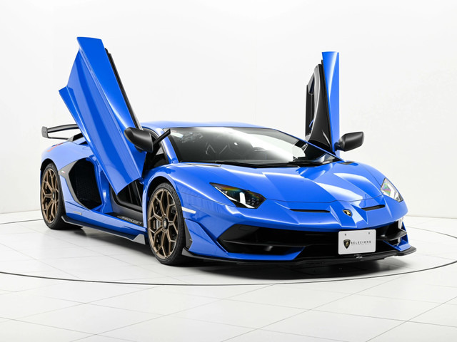 アヴェンタドールSVJ 4WD