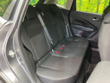 後部座席も気になるようなキズ・汚れやへたり等、大きなダメージはなく、良好な状態です。
