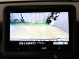 リアカメラが付いています! 駐車時や後退時に視界確保のサポートをしてくれるので安心できますね。 人気装備です♪