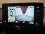 パノラミックビューモニター付きです。車両を上から見たような映像をディスプレイオーディオ画面に表示。運転席からの目視だけでは見にくい、車両周辺の状況をリアルタイムでしっかり確認できます。