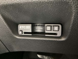 ハンドルの左下にETCがついています。高速道路の料金所の通過も楽々です。 カードの取り出しもしやすい場所についています。