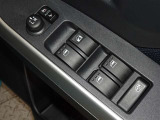 電動格納式ドアミラー・パワーウインドウを装備しています。
